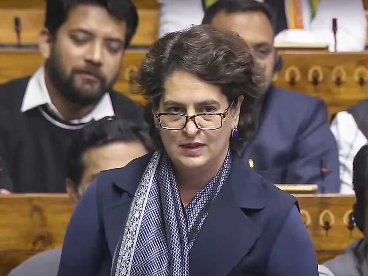 ‘बैलेट पेपर से चुनाव कराओ, दूध का दूध और पानी का पानी हो जाएगा’, लोकसभा में बोलीं प्रियंका गांधी वाड्रा